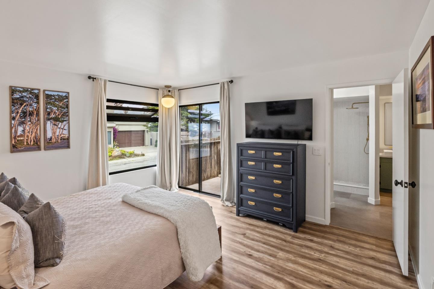 Detail Gallery Image 22 of 43 For 25 Coral St, Pacific Grove,  CA 93950 - 3 Beds | 2 Baths