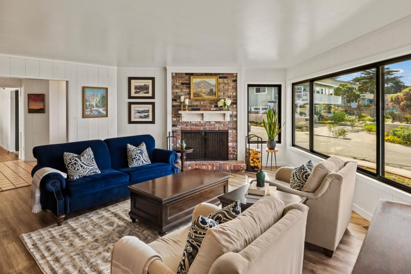 Detail Gallery Image 7 of 43 For 25 Coral St, Pacific Grove,  CA 93950 - 3 Beds | 2 Baths