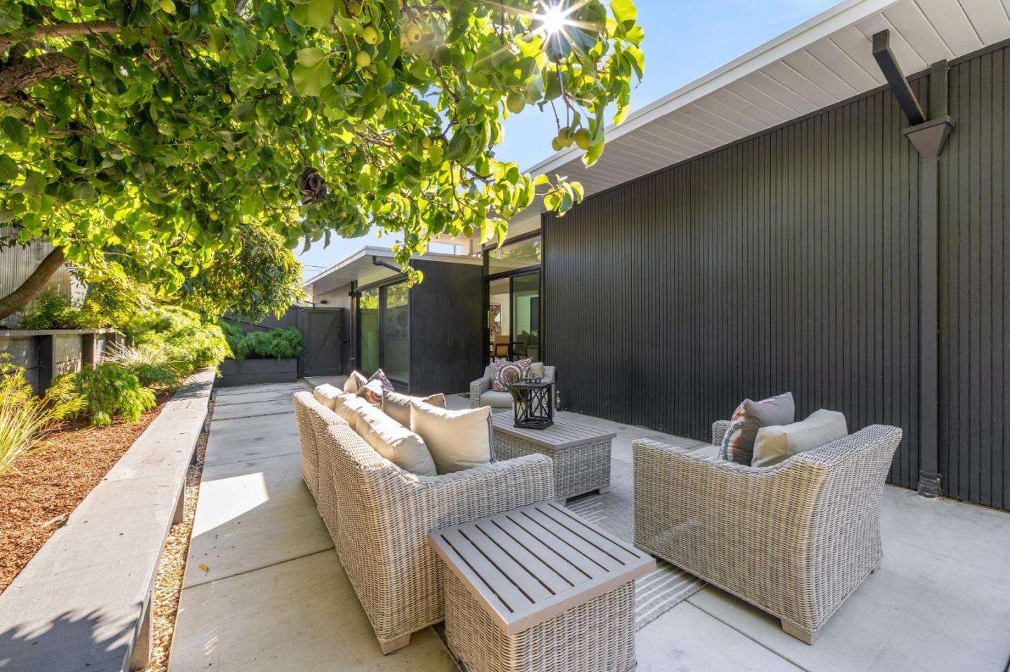 Detail Gallery Image 69 of 121 For 1651 Lexington, San Mateo,  CA 94402 - 3 Beds | 2 Baths