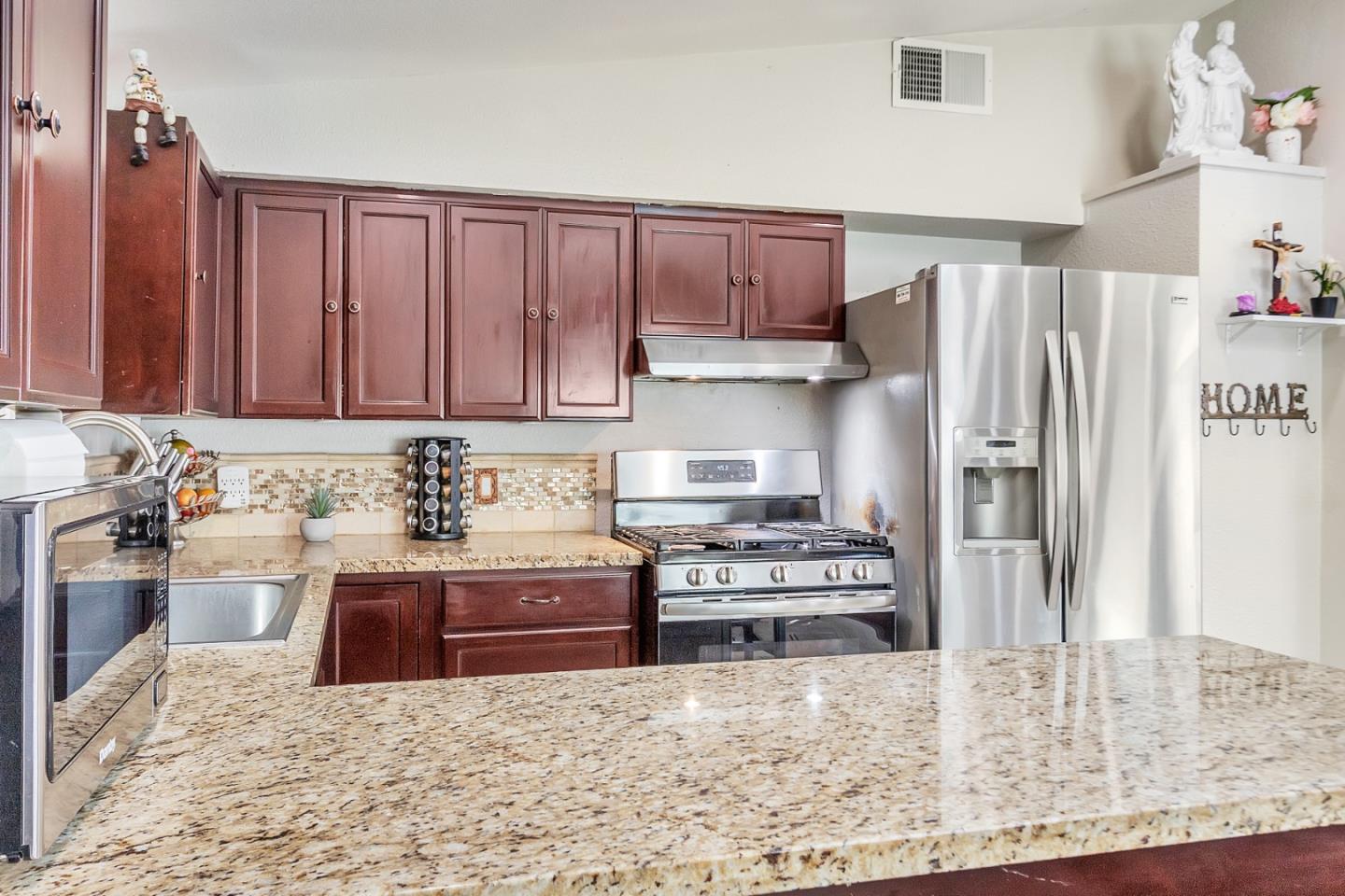 Detail Gallery Image 12 of 44 For 1916 Loyola Dr, San Jose,  CA 95122 - 3 Beds | 2 Baths