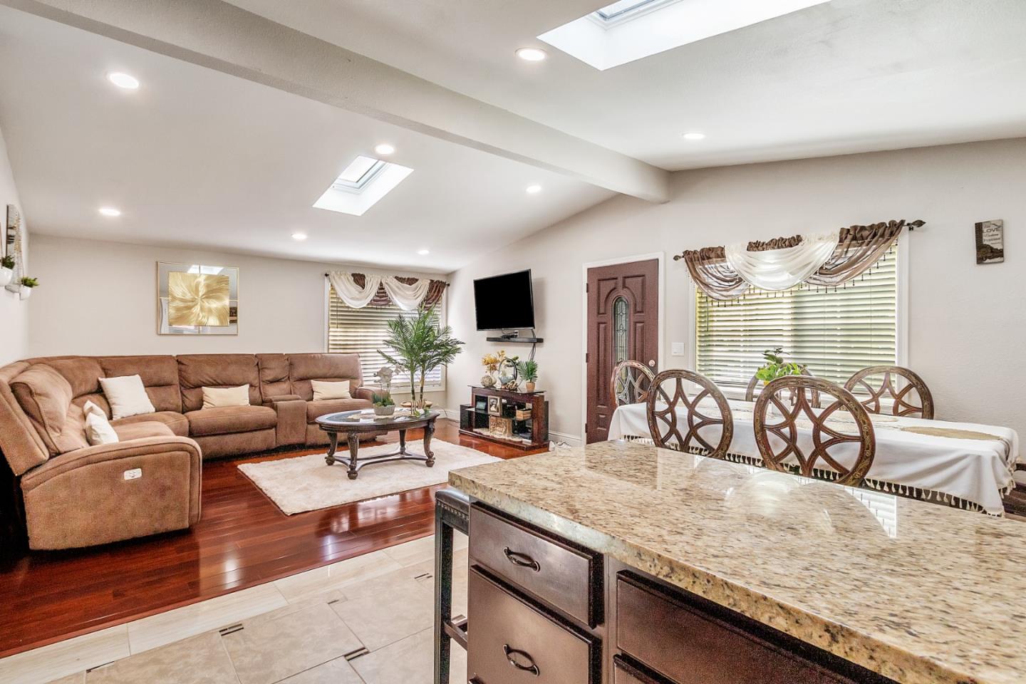 Detail Gallery Image 13 of 44 For 1916 Loyola Dr, San Jose,  CA 95122 - 3 Beds | 2 Baths