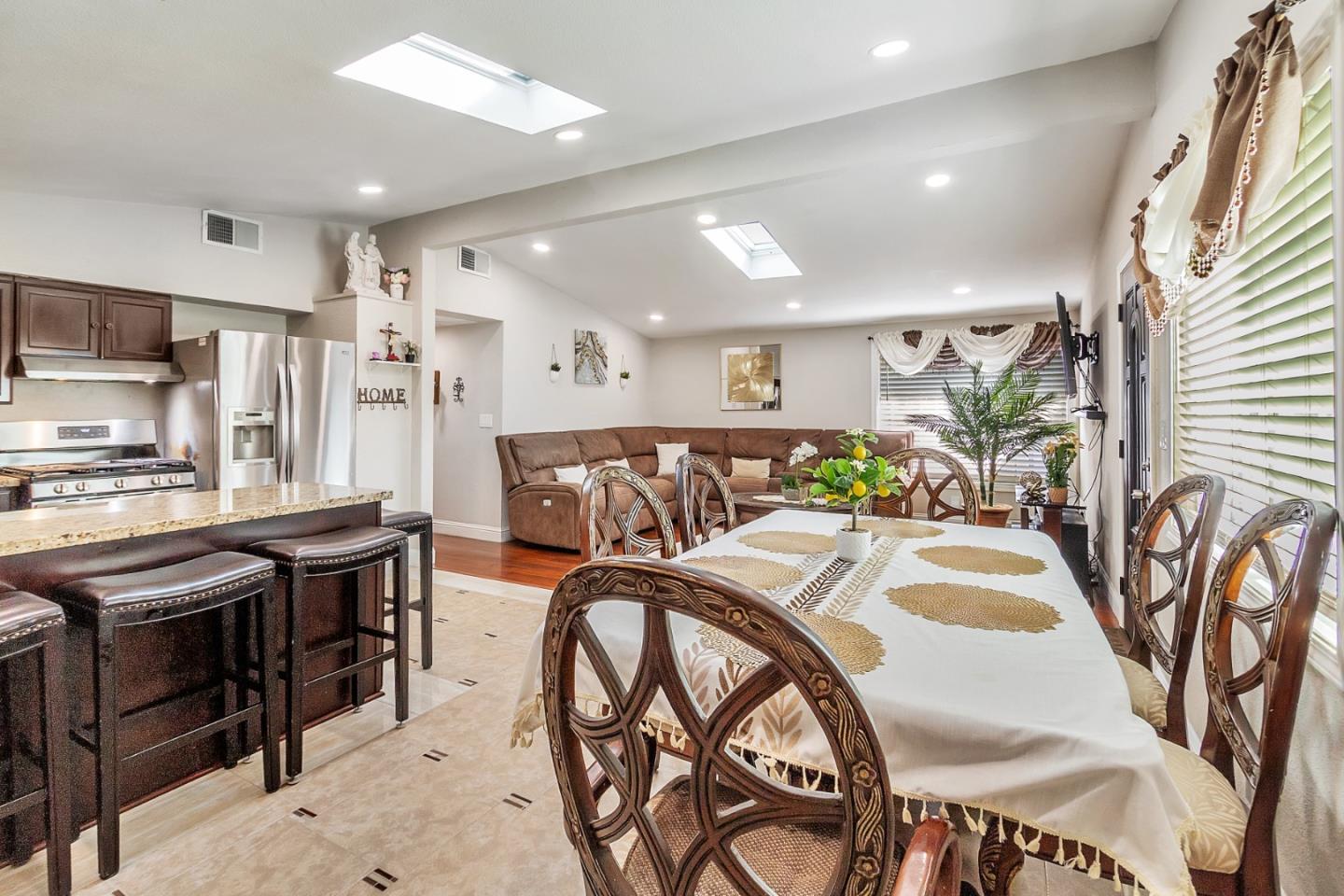 Detail Gallery Image 15 of 44 For 1916 Loyola Dr, San Jose,  CA 95122 - 3 Beds | 2 Baths