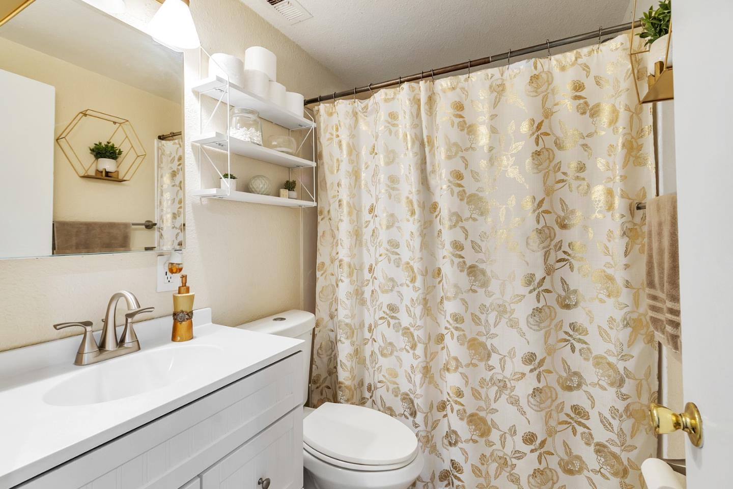 Detail Gallery Image 30 of 44 For 1916 Loyola Dr, San Jose,  CA 95122 - 3 Beds | 2 Baths