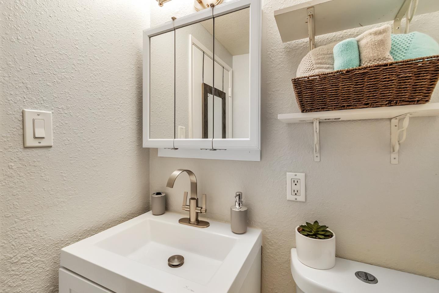 Detail Gallery Image 33 of 44 For 1916 Loyola Dr, San Jose,  CA 95122 - 3 Beds | 2 Baths