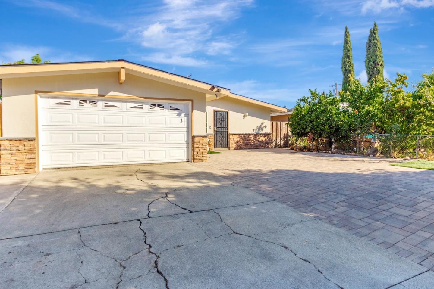 Detail Gallery Image 4 of 44 For 1916 Loyola Dr, San Jose,  CA 95122 - 3 Beds | 2 Baths