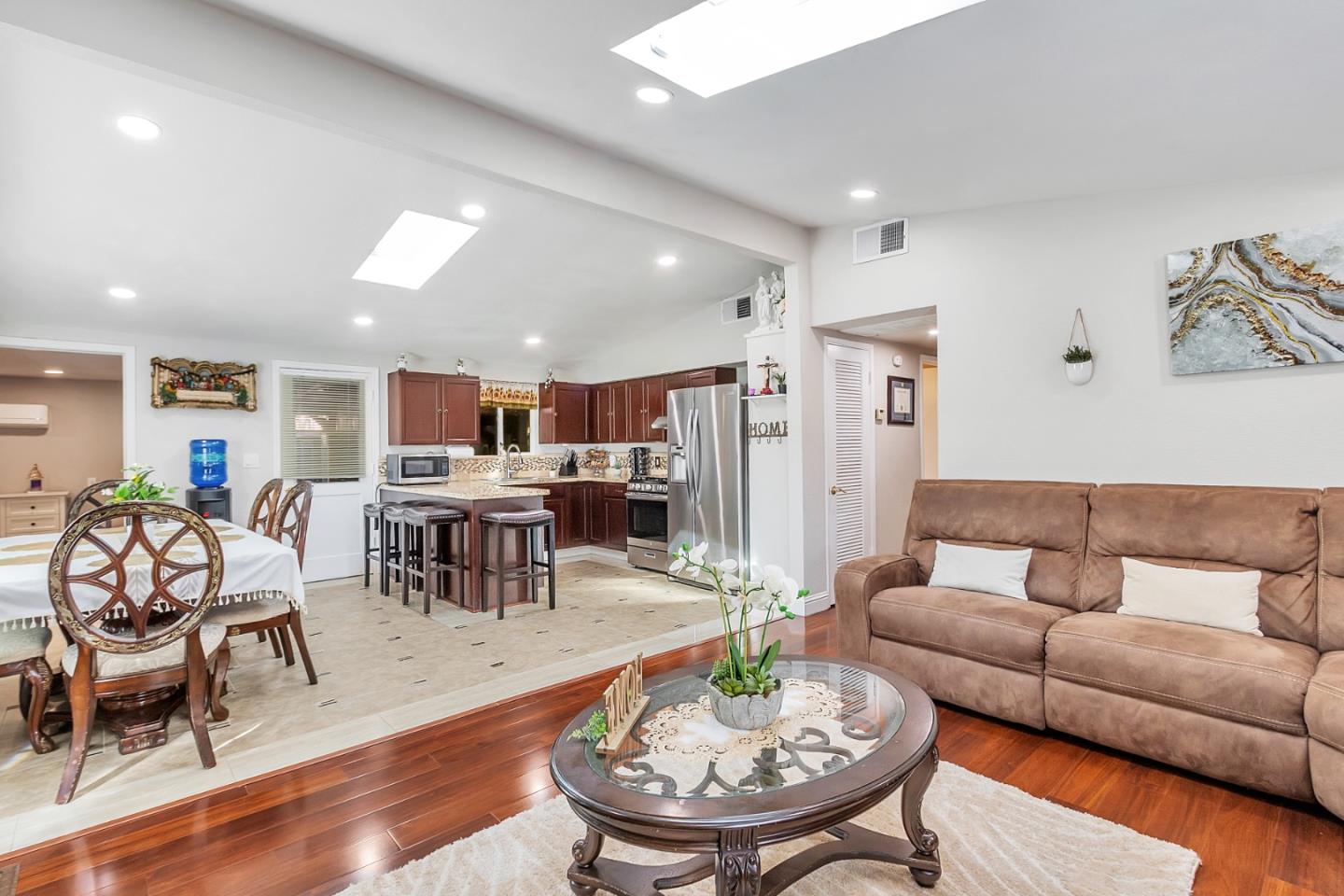 Detail Gallery Image 8 of 44 For 1916 Loyola Dr, San Jose,  CA 95122 - 3 Beds | 2 Baths