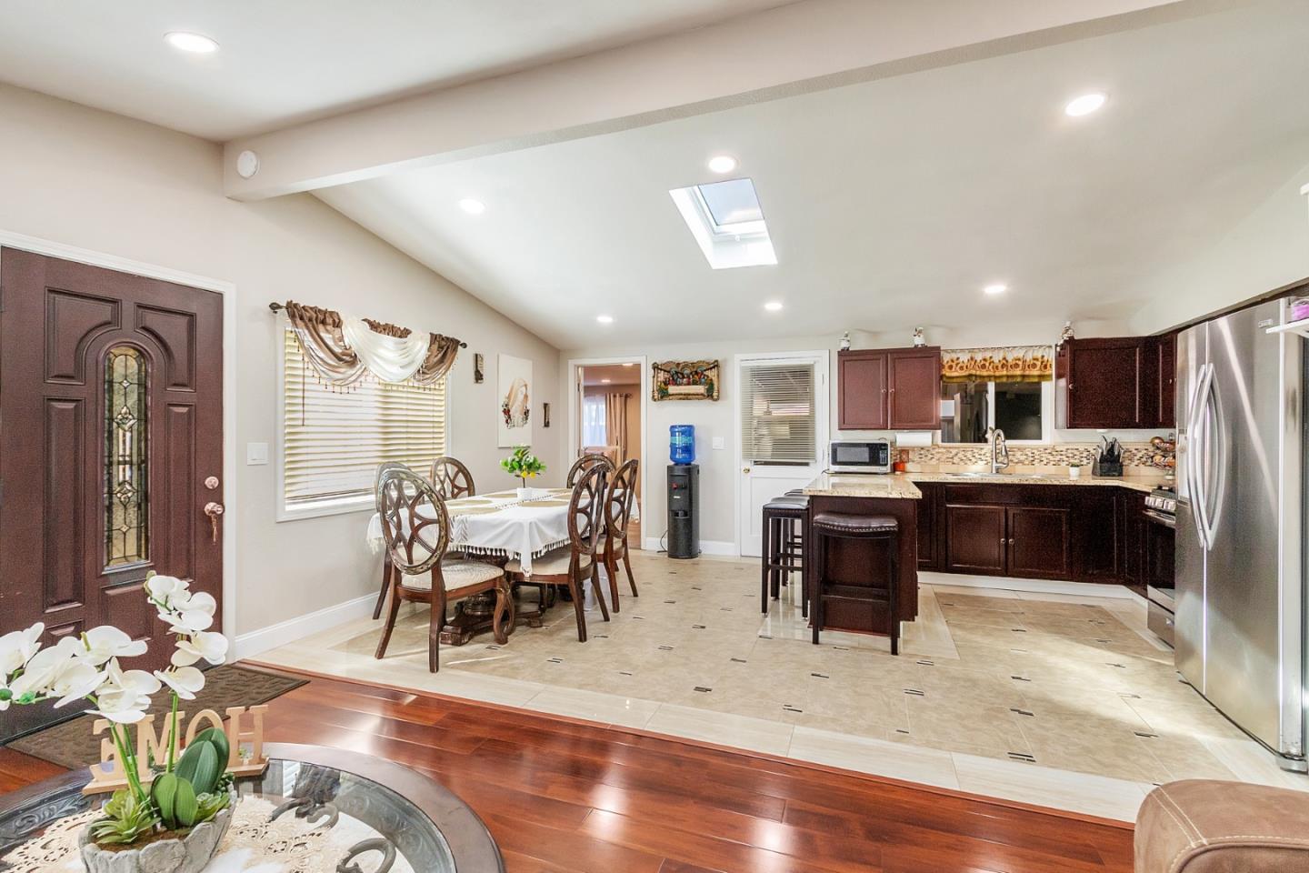 Detail Gallery Image 9 of 44 For 1916 Loyola Dr, San Jose,  CA 95122 - 3 Beds | 2 Baths