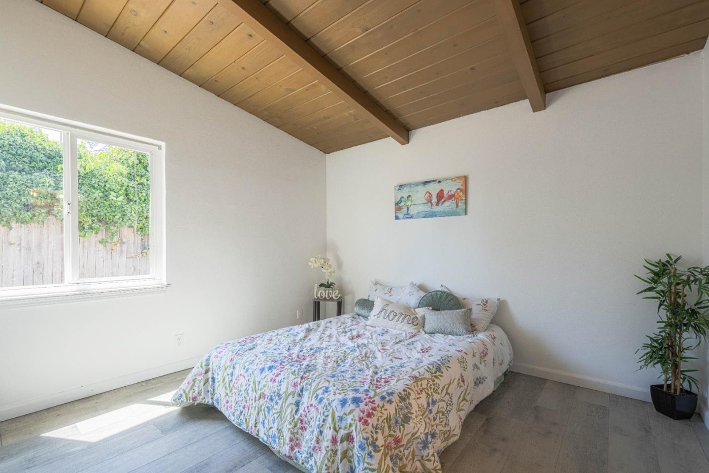 Detail Gallery Image 12 of 33 For 96 Shasta Way, Salinas,  CA 93905 - 4 Beds | 2 Baths