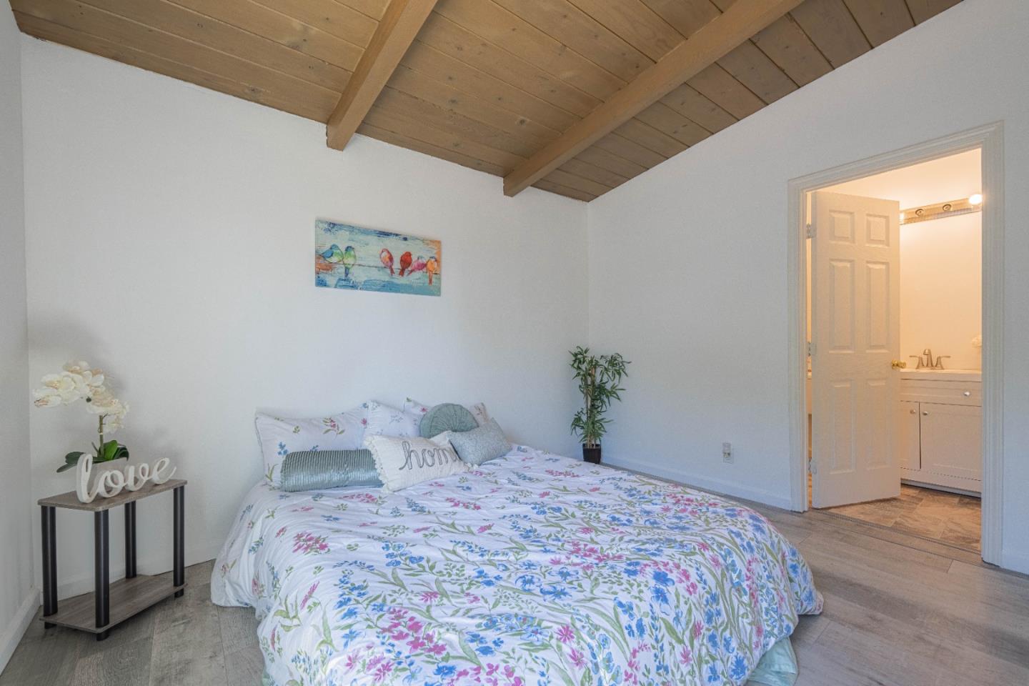 Detail Gallery Image 13 of 33 For 96 Shasta Way, Salinas,  CA 93905 - 4 Beds | 2 Baths