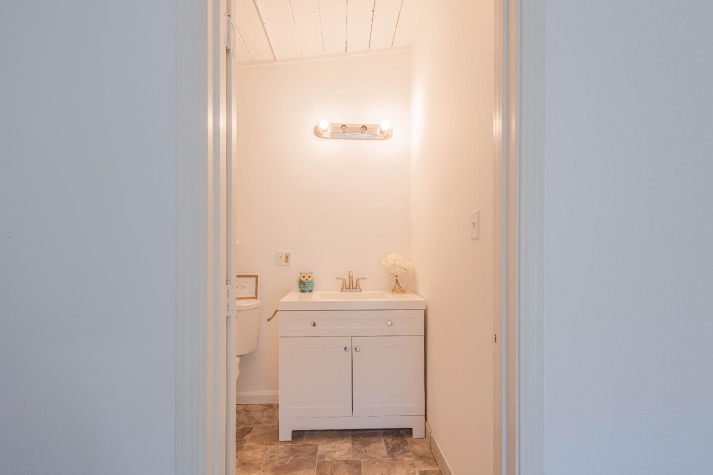 Detail Gallery Image 14 of 33 For 96 Shasta Way, Salinas,  CA 93905 - 4 Beds | 2 Baths