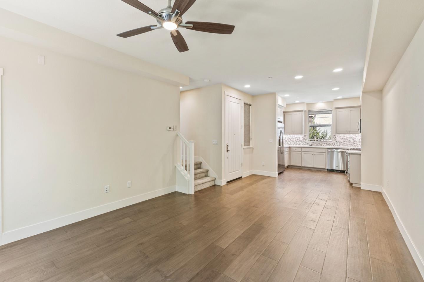 Detail Gallery Image 10 of 33 For 238 Carroll St #103,  Sunnyvale,  CA 94086 - 3 Beds | 2/1 Baths