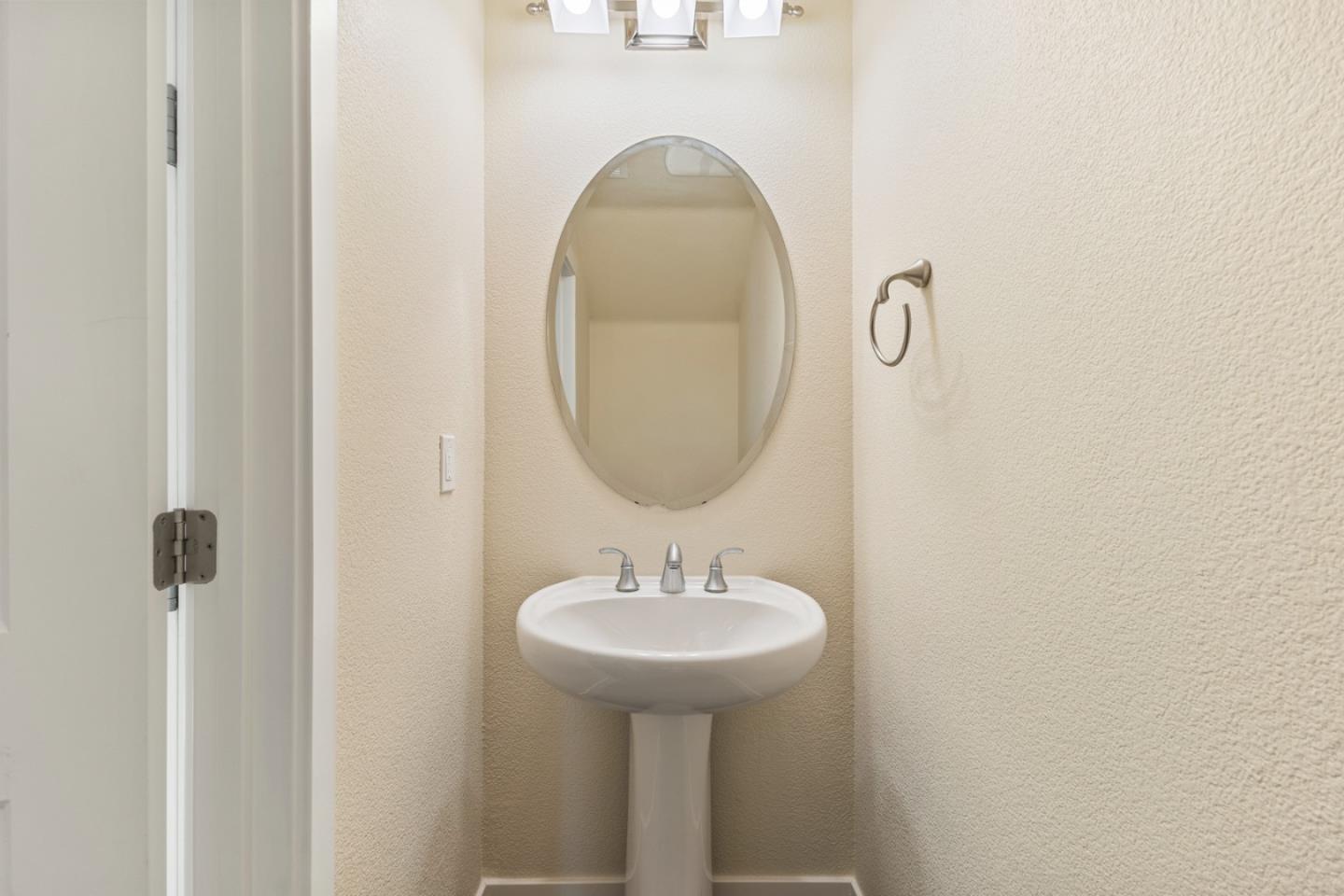 Detail Gallery Image 11 of 33 For 238 Carroll St #103,  Sunnyvale,  CA 94086 - 3 Beds | 2/1 Baths
