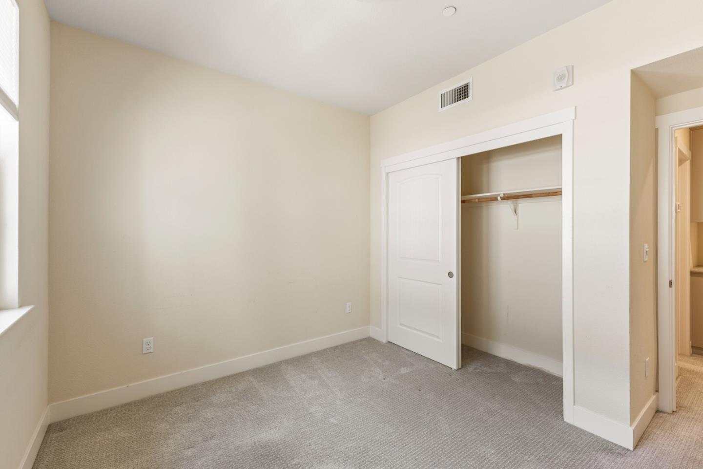 Detail Gallery Image 14 of 33 For 238 Carroll St #103,  Sunnyvale,  CA 94086 - 3 Beds | 2/1 Baths