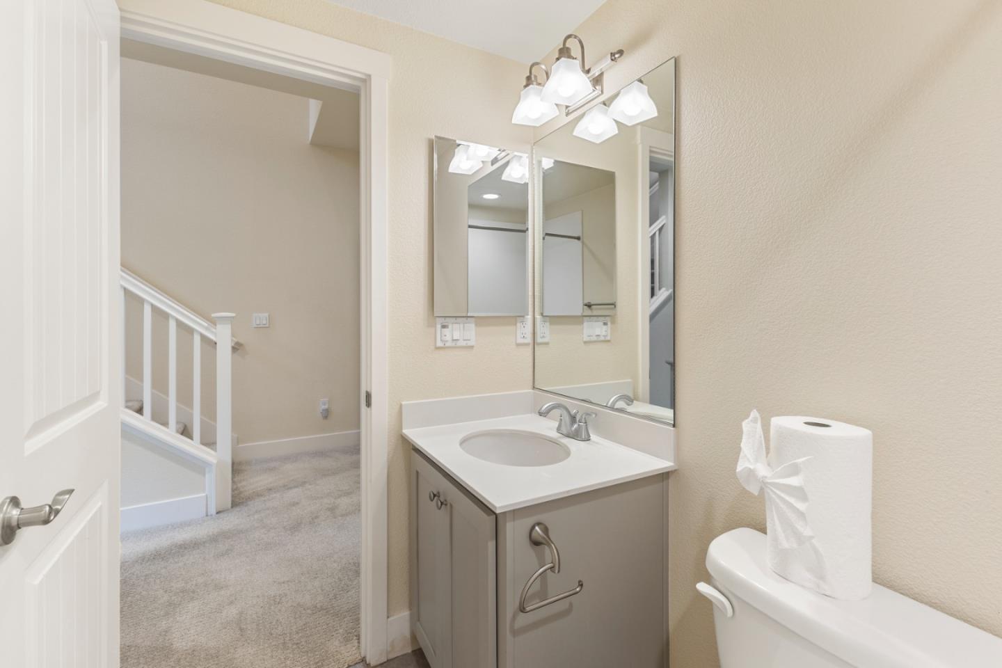 Detail Gallery Image 17 of 33 For 238 Carroll St #103,  Sunnyvale,  CA 94086 - 3 Beds | 2/1 Baths