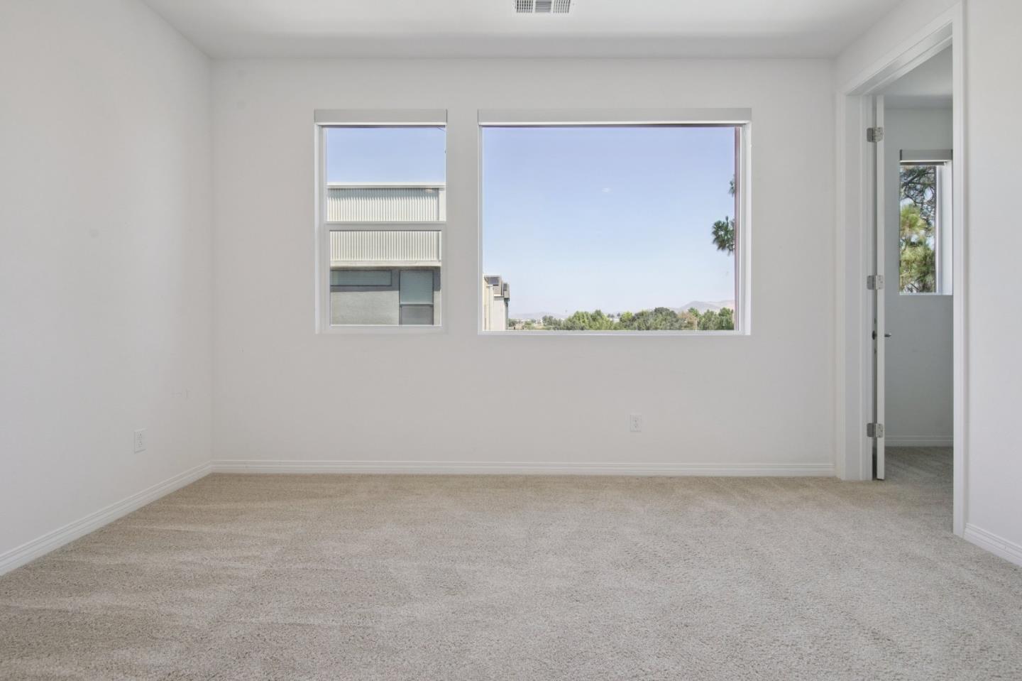 Detail Gallery Image 12 of 15 For 132 Keeper, Irvine,  CA 92618 - 2 Beds | 2/1 Baths