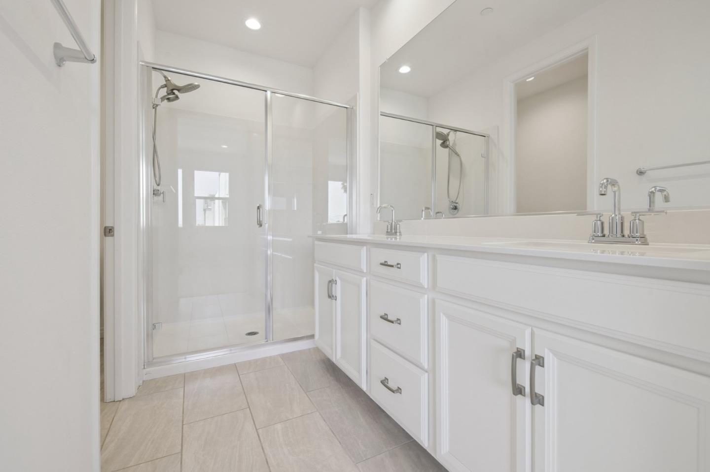 Detail Gallery Image 13 of 15 For 132 Keeper, Irvine,  CA 92618 - 2 Beds | 2/1 Baths