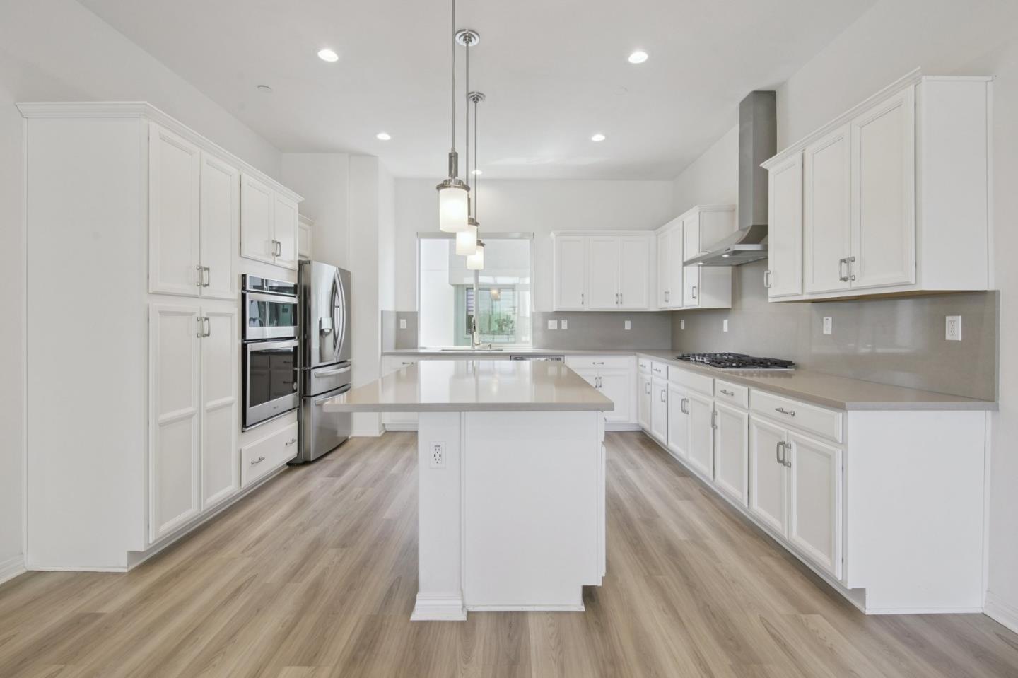 Detail Gallery Image 4 of 15 For 132 Keeper, Irvine,  CA 92618 - 2 Beds | 2/1 Baths
