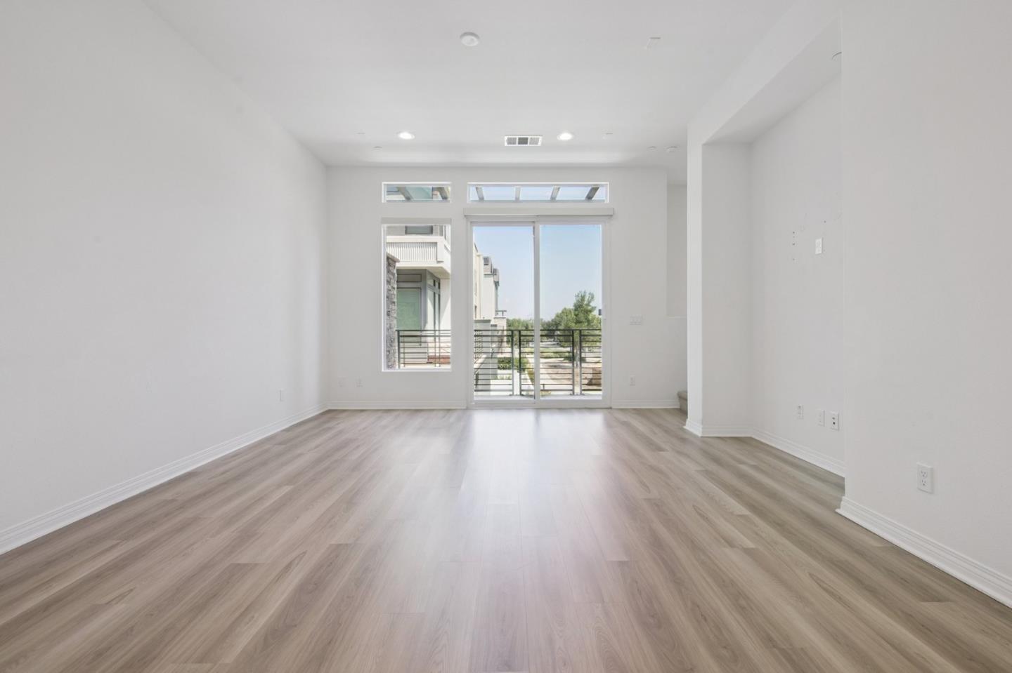 Detail Gallery Image 6 of 15 For 132 Keeper, Irvine,  CA 92618 - 2 Beds | 2/1 Baths