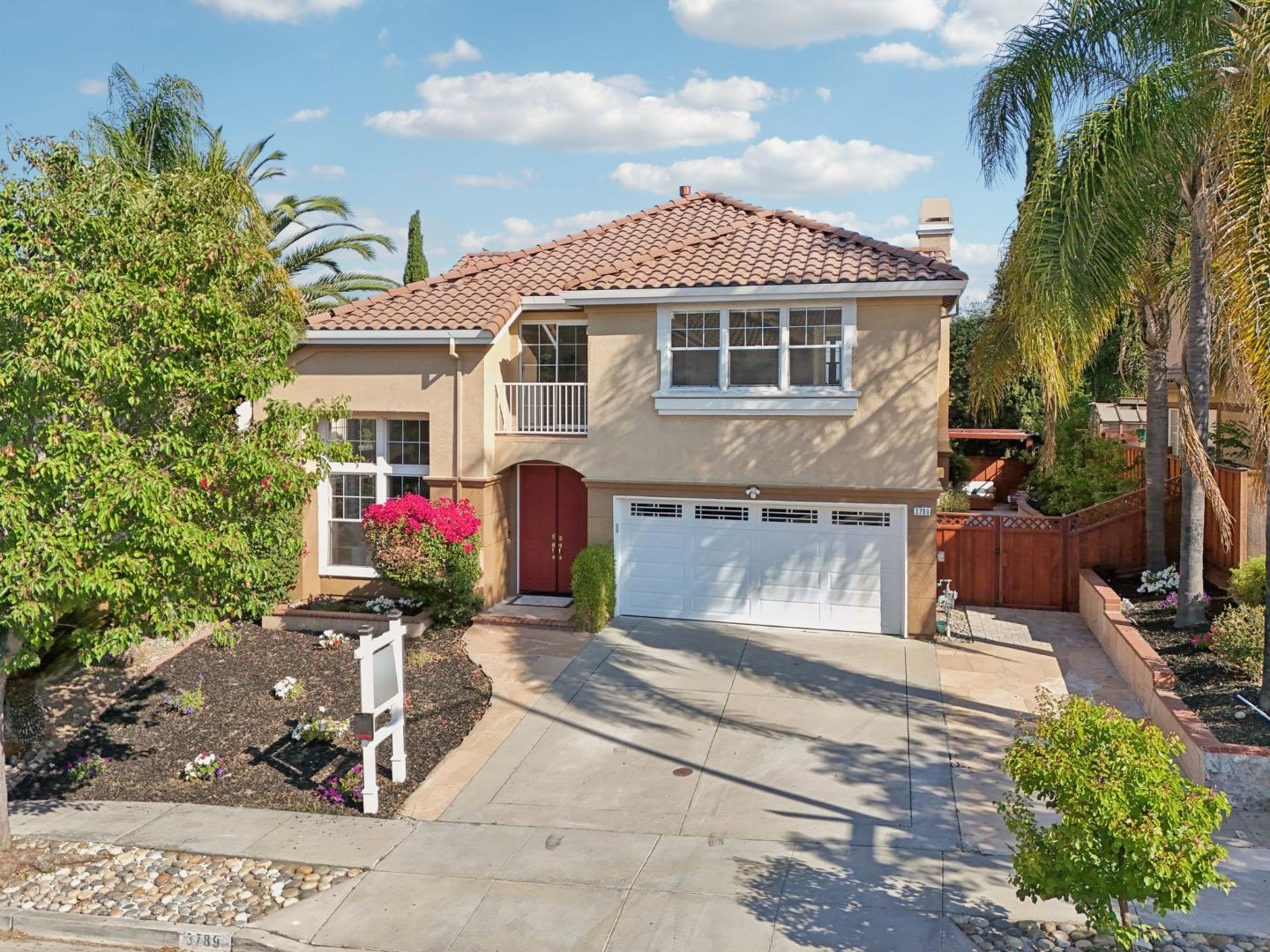 Detail Gallery Image 1 of 118 For 3789 Ashridge Ln, San Jose,  CA 95121 - 4 Beds | 2/1 Baths