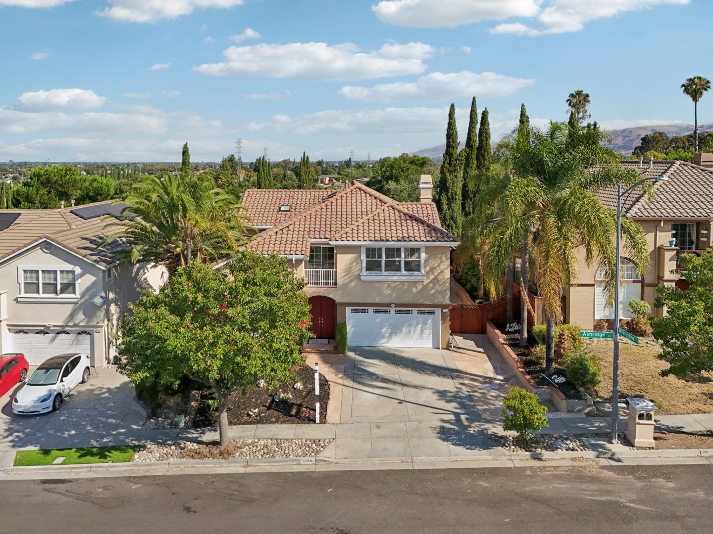 Detail Gallery Image 4 of 118 For 3789 Ashridge Ln, San Jose,  CA 95121 - 4 Beds | 2/1 Baths