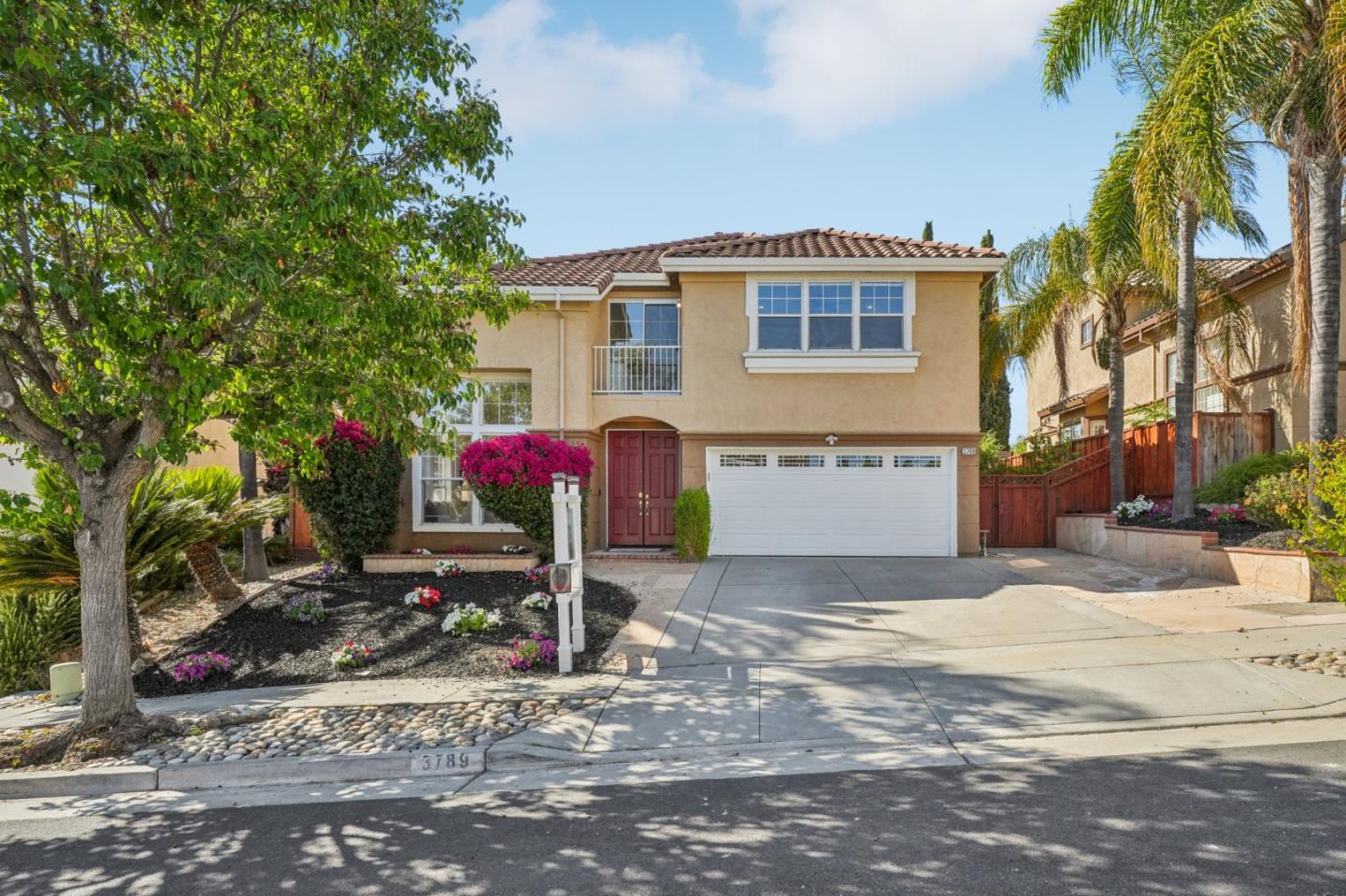 Detail Gallery Image 5 of 118 For 3789 Ashridge Ln, San Jose,  CA 95121 - 4 Beds | 2/1 Baths