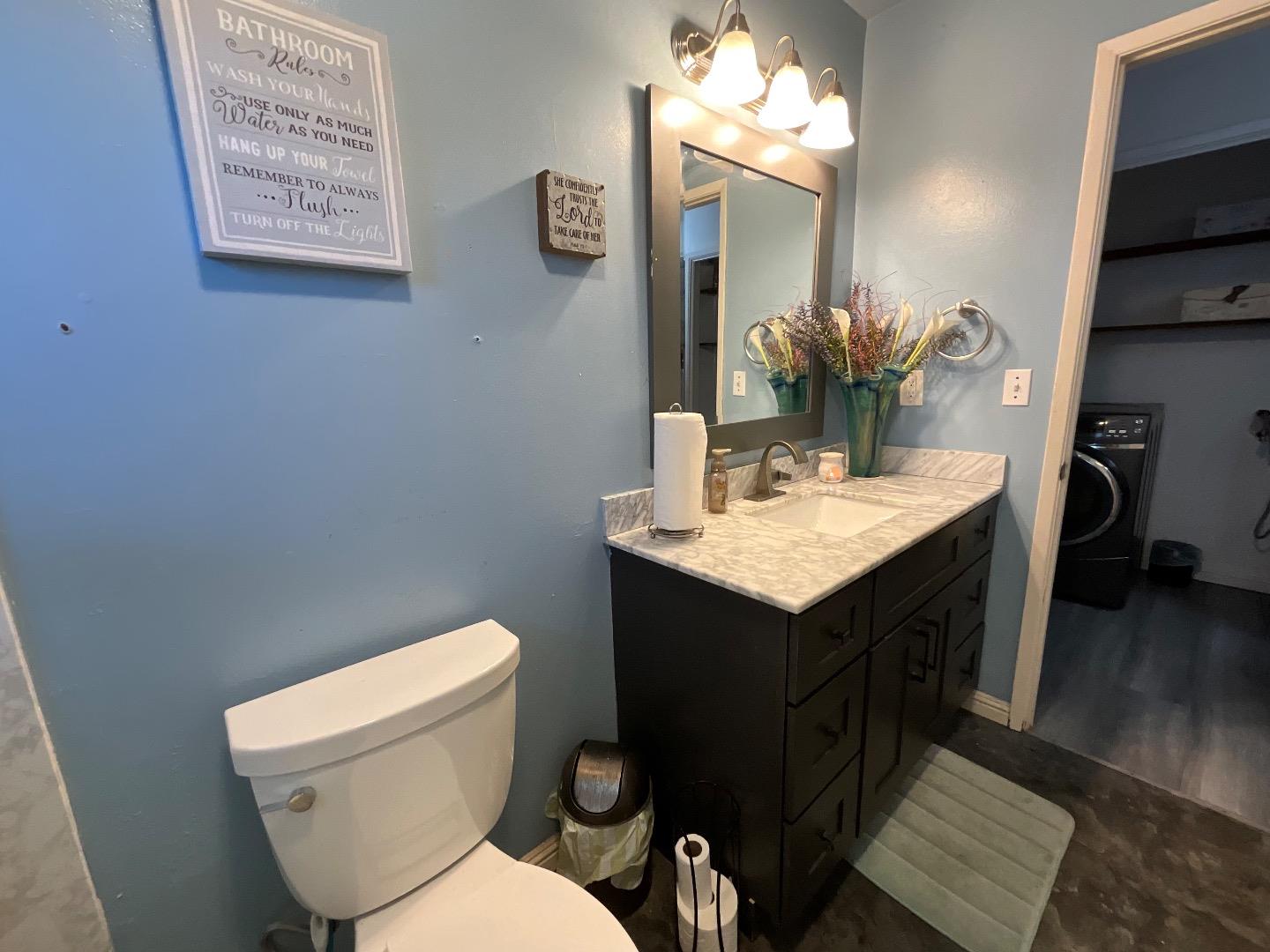 Detail Gallery Image 11 of 20 For 847 Carpetta Cir, Pittsburg,  CA 94565 - 3 Beds | 2 Baths