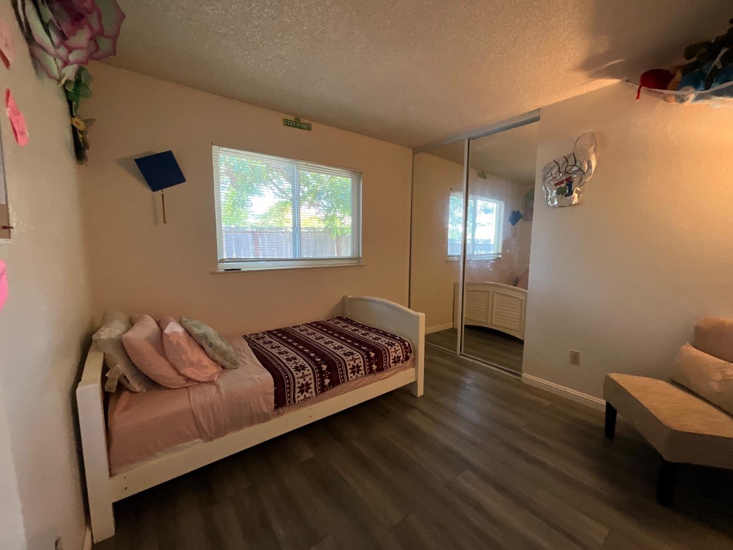 Detail Gallery Image 14 of 20 For 847 Carpetta Cir, Pittsburg,  CA 94565 - 3 Beds | 2 Baths