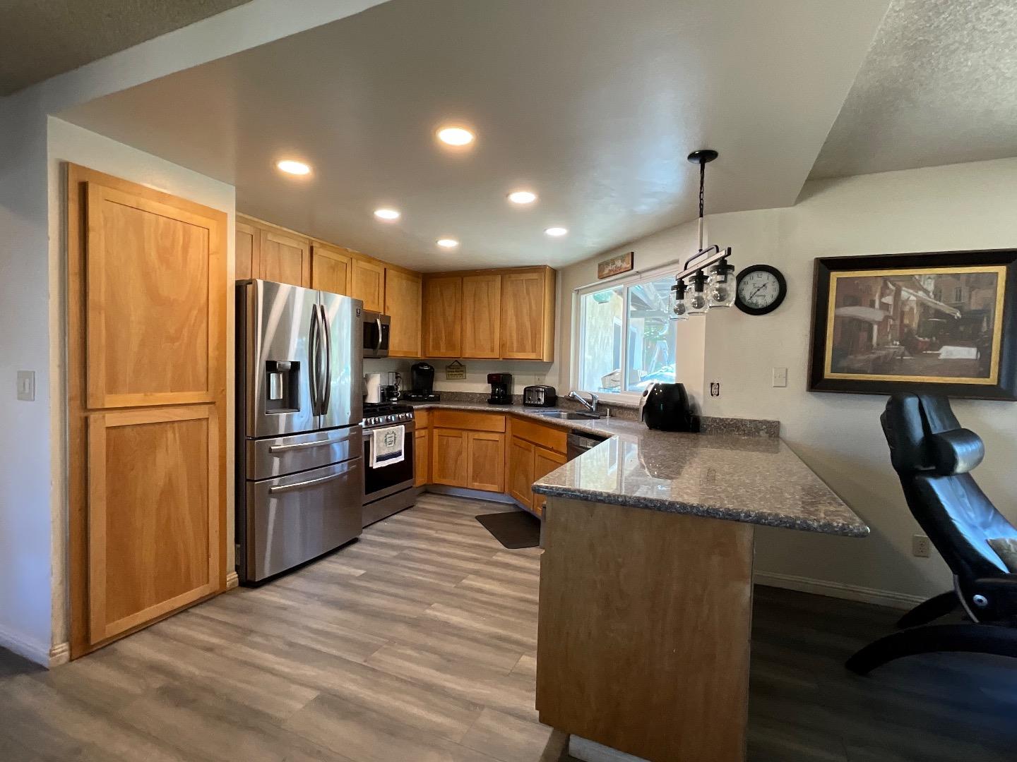 Detail Gallery Image 18 of 20 For 847 Carpetta Cir, Pittsburg,  CA 94565 - 3 Beds | 2 Baths