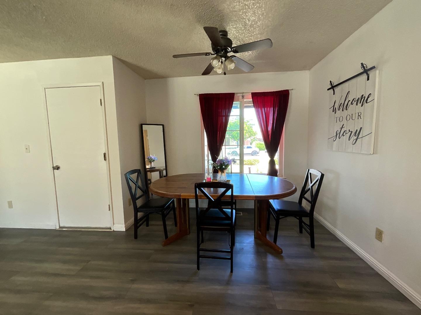 Detail Gallery Image 5 of 20 For 847 Carpetta Cir, Pittsburg,  CA 94565 - 3 Beds | 2 Baths