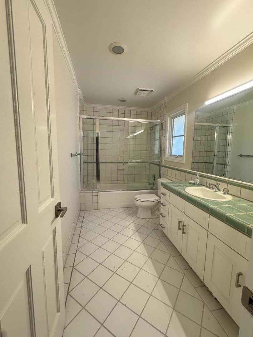 Detail Gallery Image 16 of 28 For 2192 Waverley St, Palo Alto,  CA 94301 - 4 Beds | 3/1 Baths