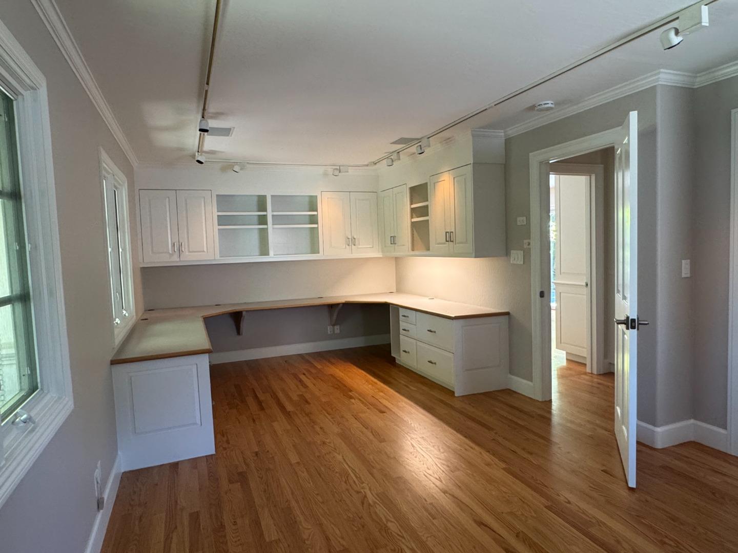 Detail Gallery Image 17 of 28 For 2192 Waverley St, Palo Alto,  CA 94301 - 4 Beds | 3/1 Baths