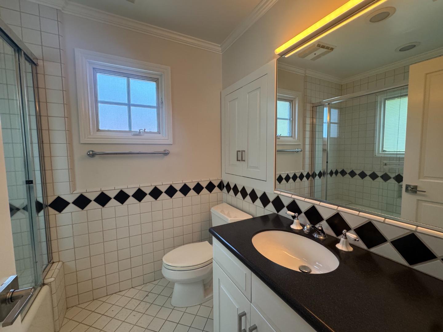Detail Gallery Image 25 of 28 For 2192 Waverley St, Palo Alto,  CA 94301 - 4 Beds | 3/1 Baths
