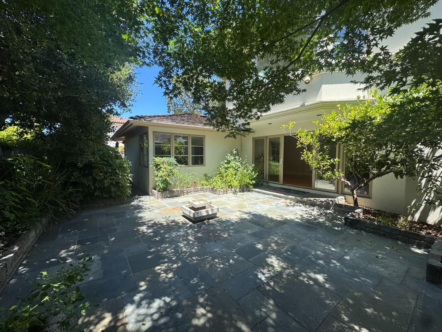Detail Gallery Image 27 of 28 For 2192 Waverley St, Palo Alto,  CA 94301 - 4 Beds | 3/1 Baths