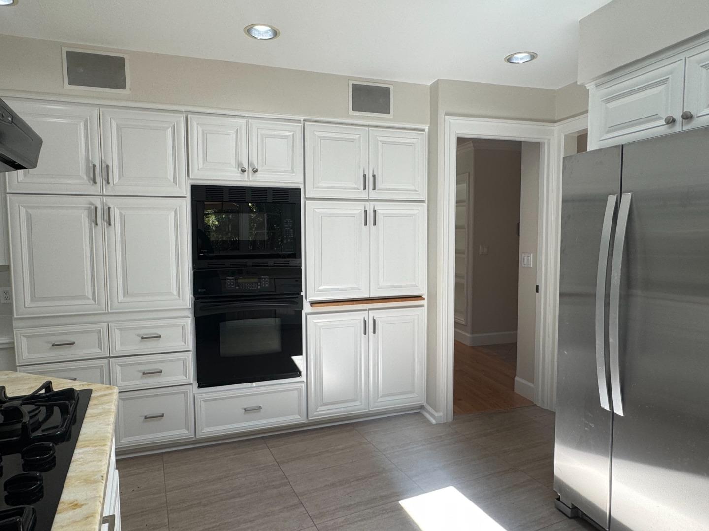 Detail Gallery Image 9 of 28 For 2192 Waverley St, Palo Alto,  CA 94301 - 4 Beds | 3/1 Baths