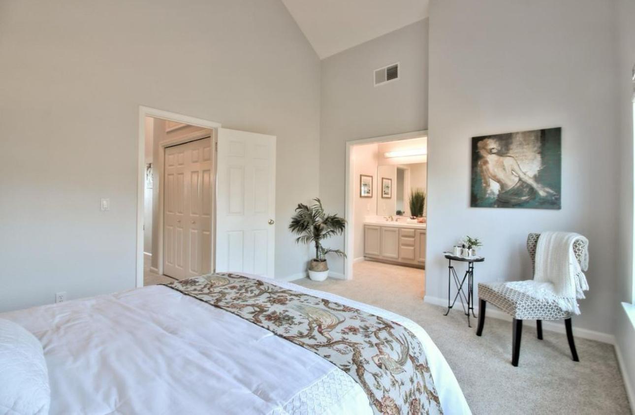 Detail Gallery Image 14 of 17 For 309 Village Cir, Santa Cruz,  CA 95060 - 3 Beds | 2/1 Baths
