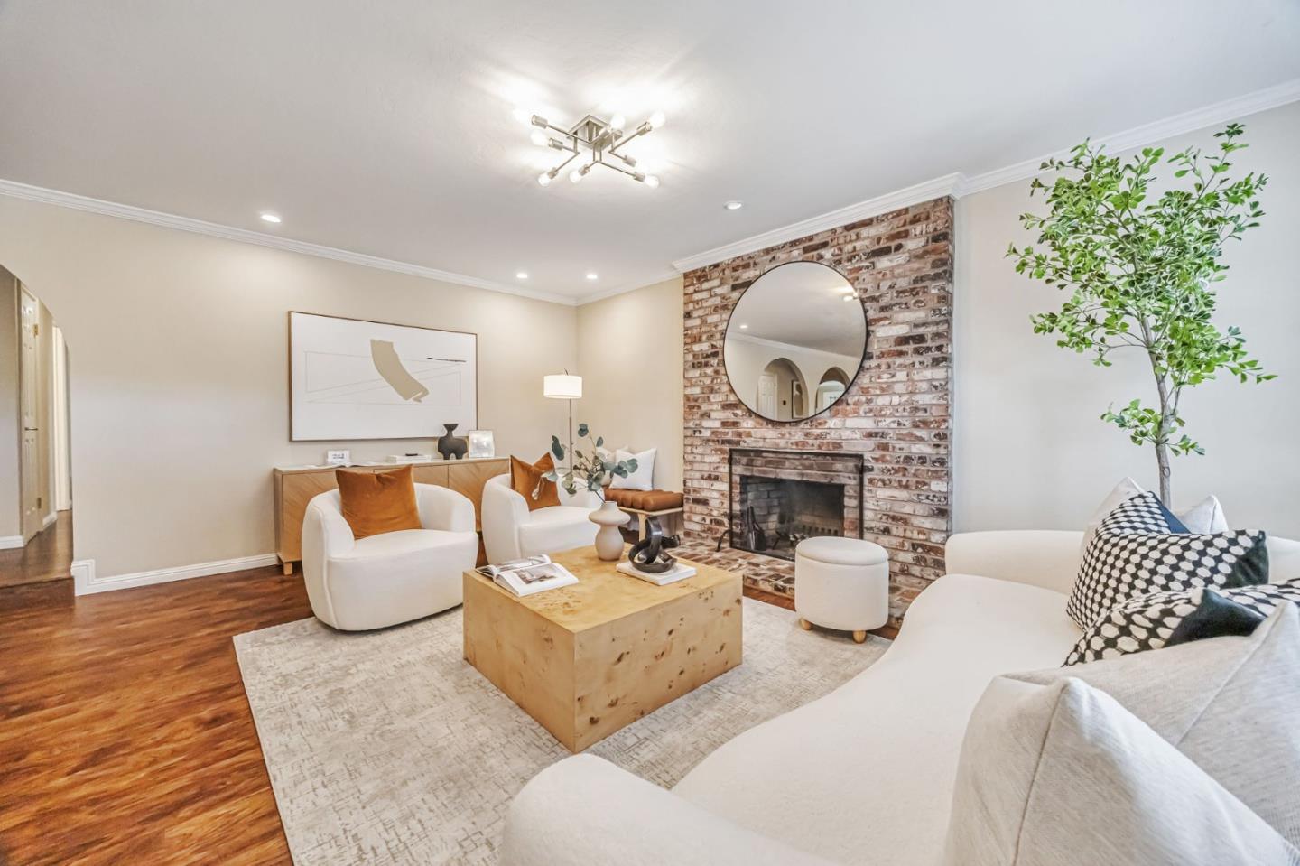 Detail Gallery Image 10 of 71 For 1741 Los Altos Dr, San Mateo,  CA 94402 - 4 Beds | 2 Baths