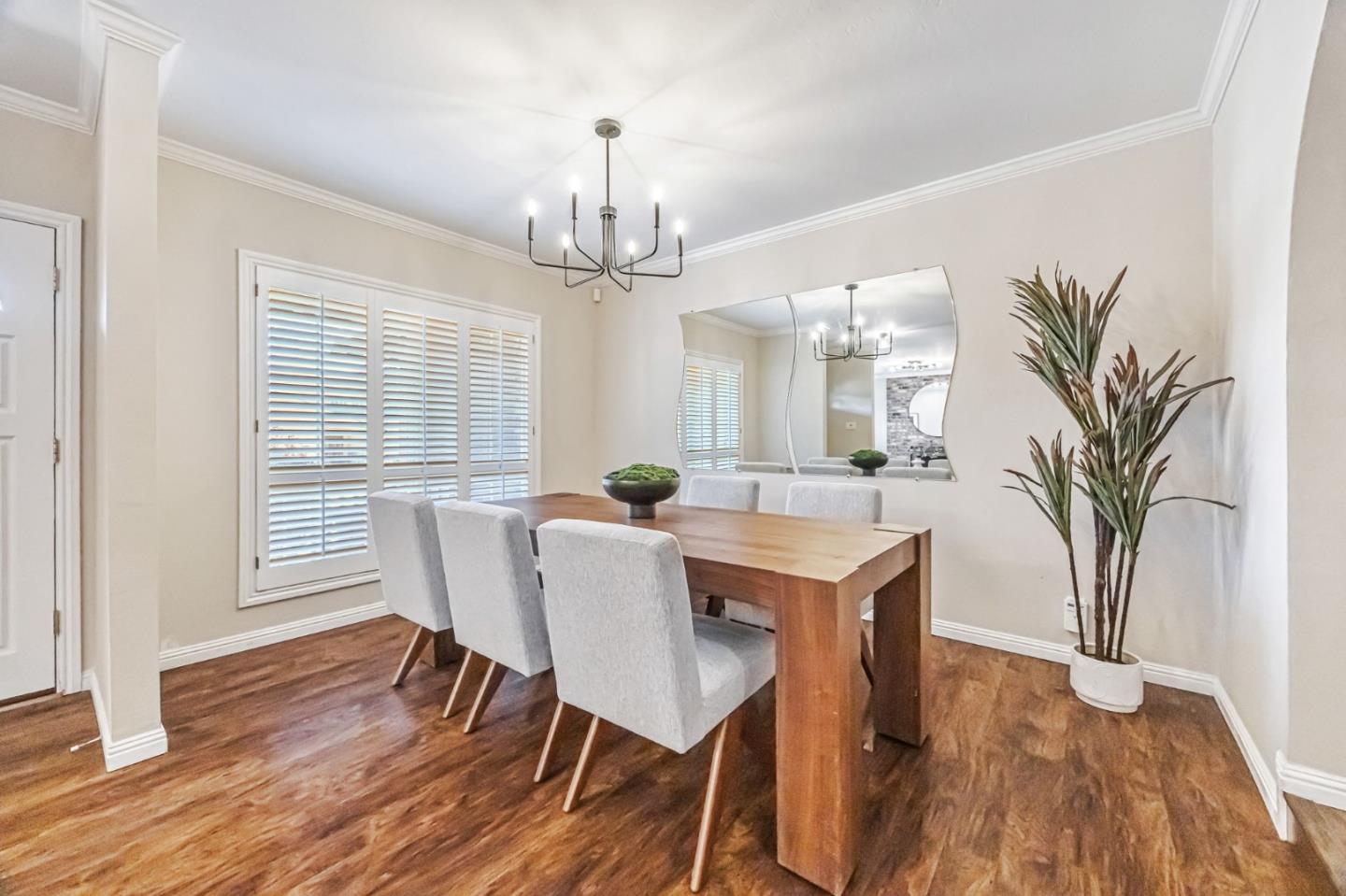 Detail Gallery Image 15 of 71 For 1741 Los Altos Dr, San Mateo,  CA 94402 - 4 Beds | 2 Baths