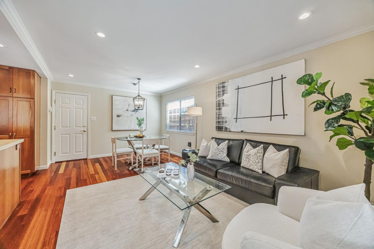 Detail Gallery Image 20 of 71 For 1741 Los Altos Dr, San Mateo,  CA 94402 - 4 Beds | 2 Baths