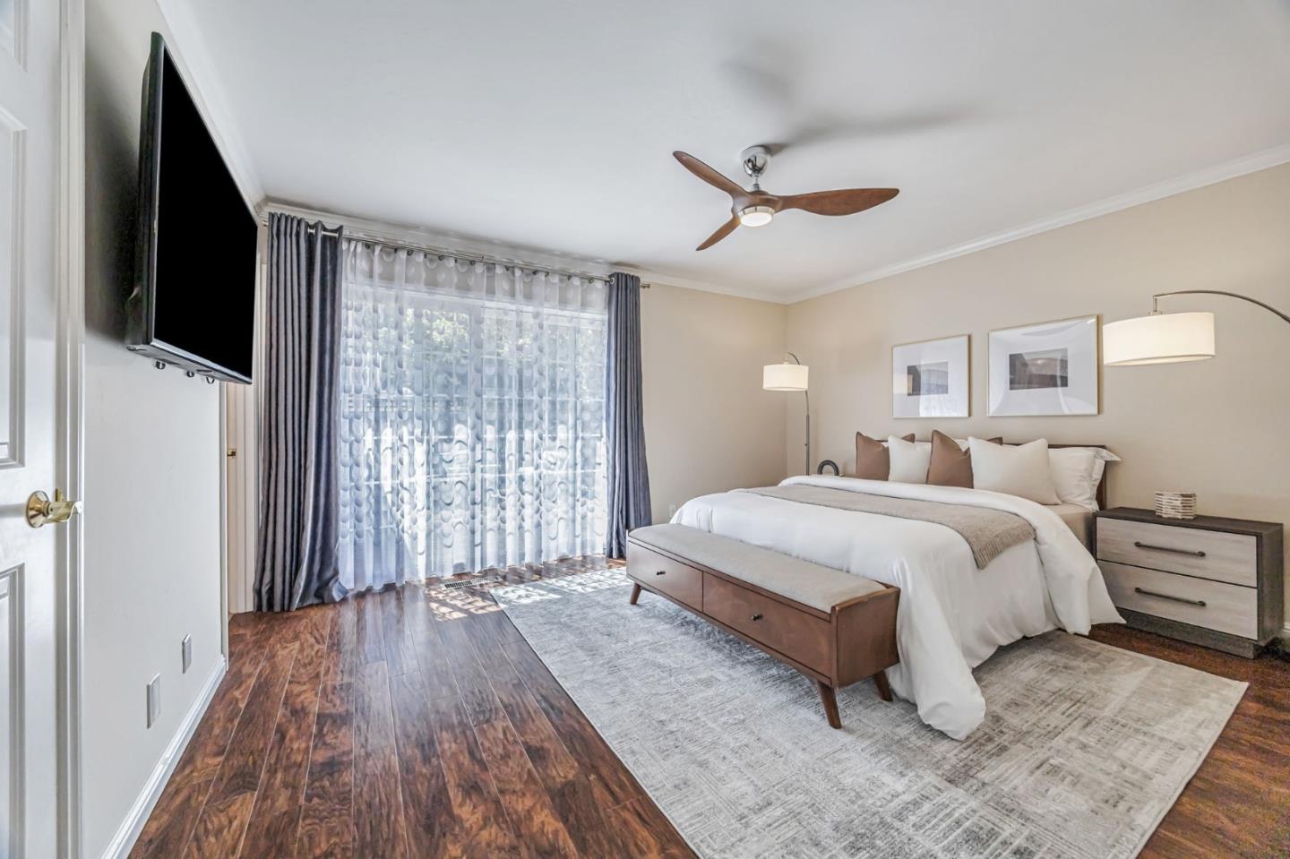 Detail Gallery Image 28 of 71 For 1741 Los Altos Dr, San Mateo,  CA 94402 - 4 Beds | 2 Baths