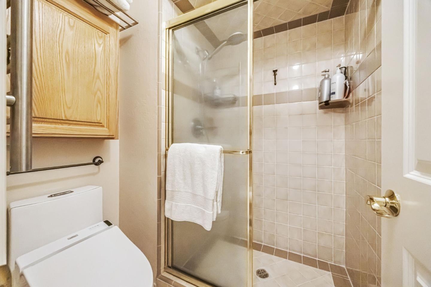 Detail Gallery Image 32 of 71 For 1741 Los Altos Dr, San Mateo,  CA 94402 - 4 Beds | 2 Baths