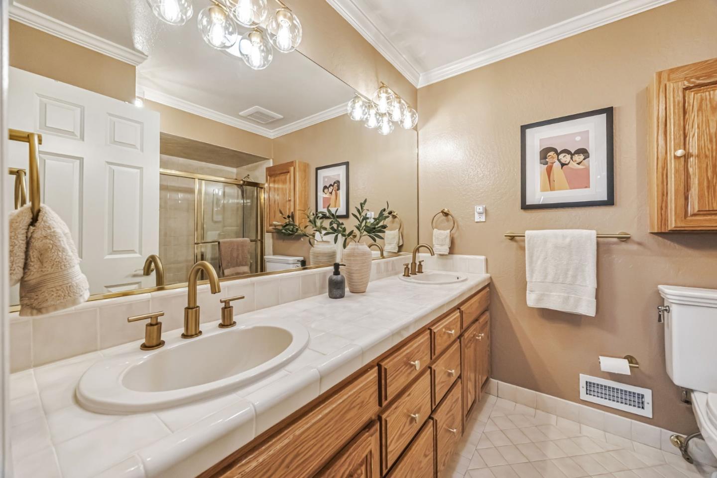 Detail Gallery Image 33 of 71 For 1741 Los Altos Dr, San Mateo,  CA 94402 - 4 Beds | 2 Baths