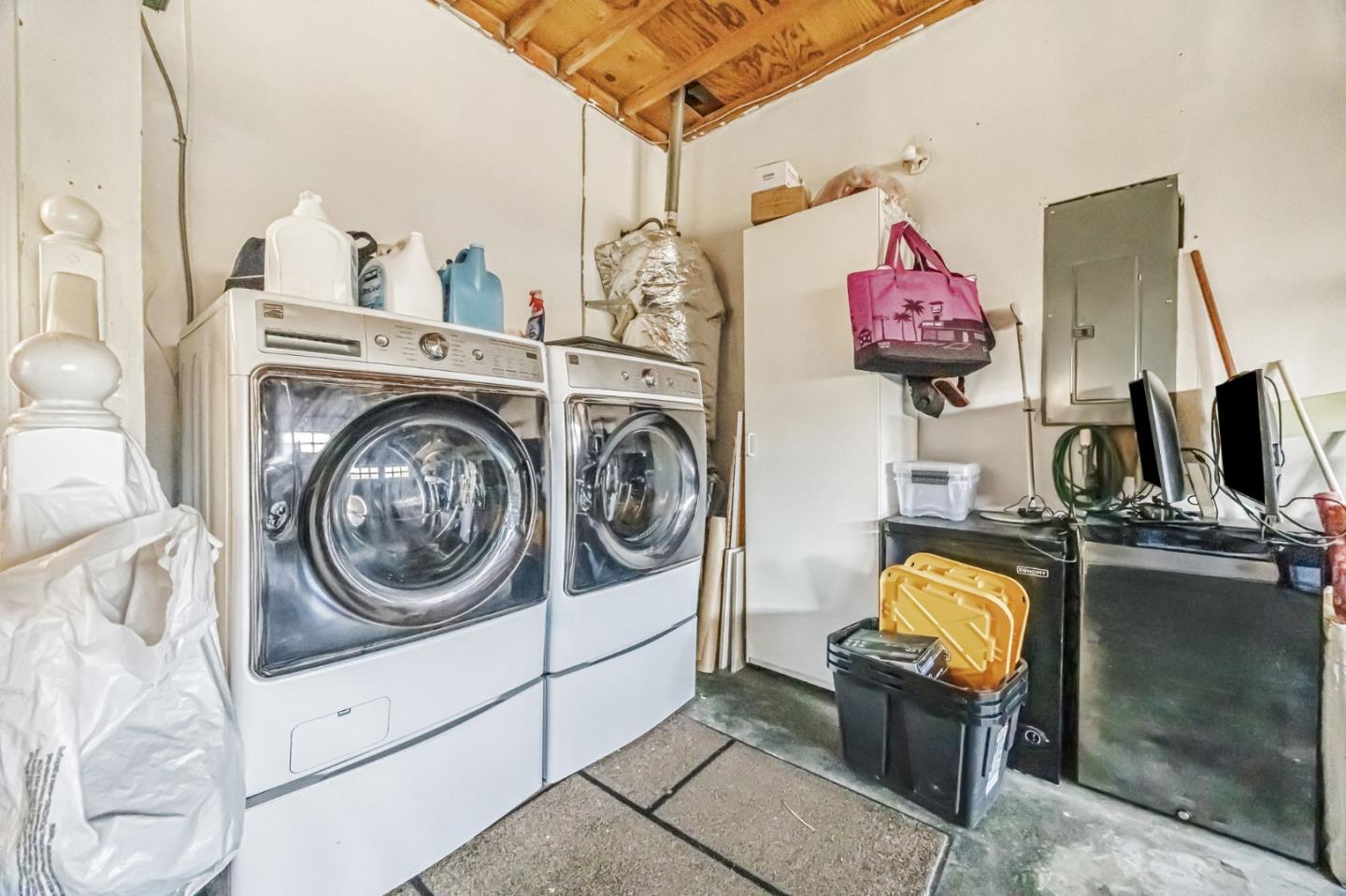 Detail Gallery Image 35 of 71 For 1741 Los Altos Dr, San Mateo,  CA 94402 - 4 Beds | 2 Baths