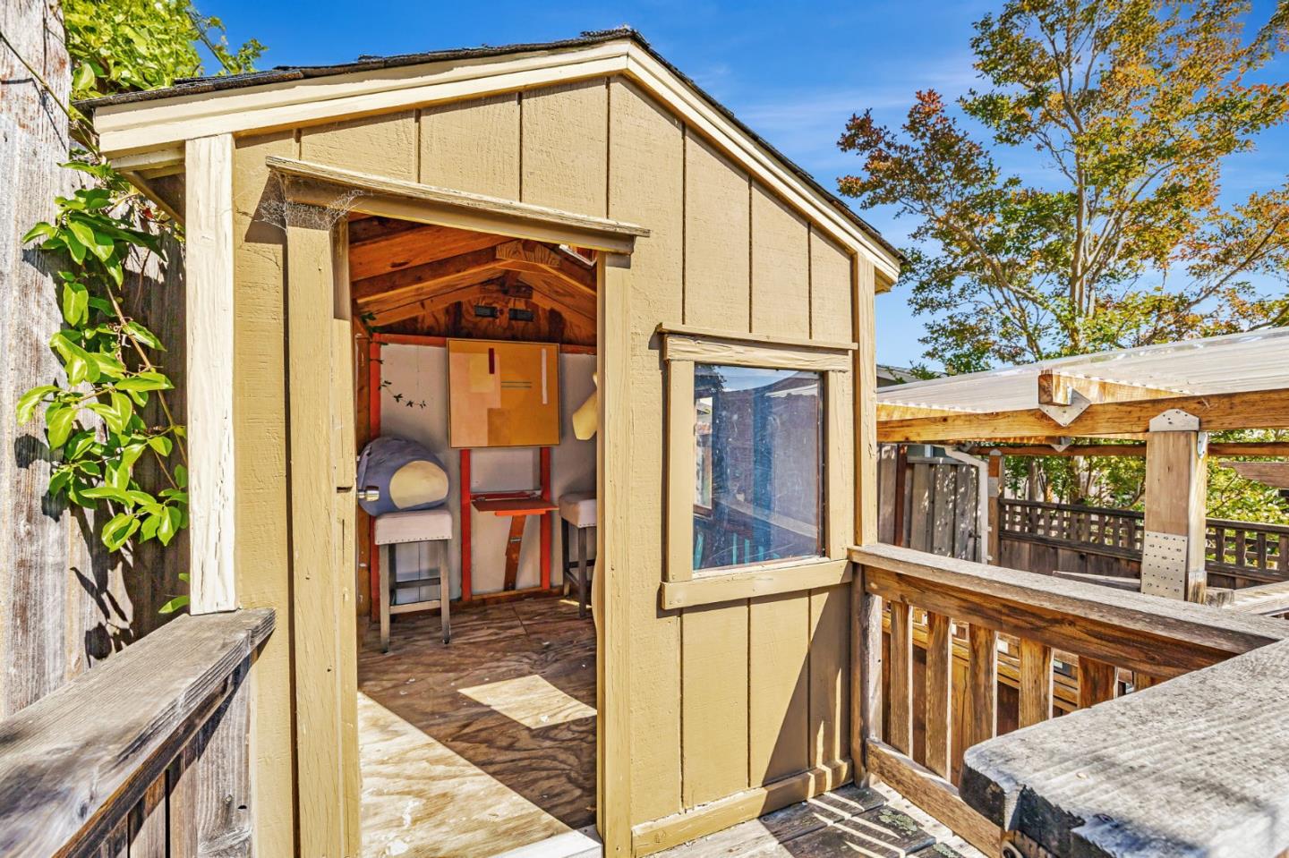 Detail Gallery Image 37 of 71 For 1741 Los Altos Dr, San Mateo,  CA 94402 - 4 Beds | 2 Baths