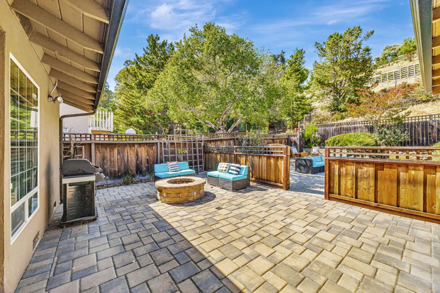 Detail Gallery Image 39 of 71 For 1741 Los Altos Dr, San Mateo,  CA 94402 - 4 Beds | 2 Baths