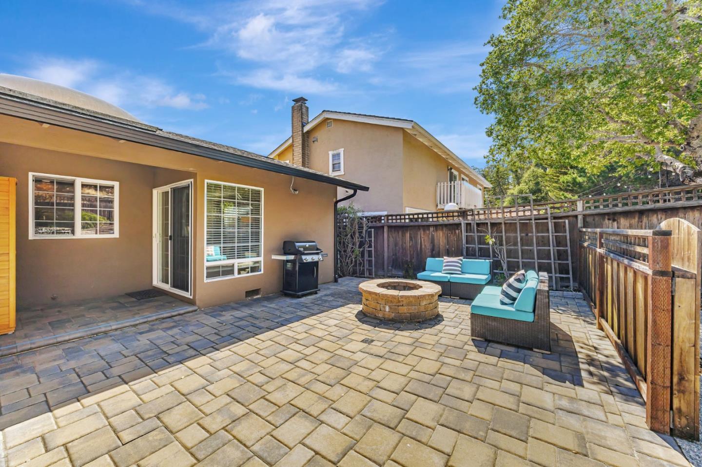 Detail Gallery Image 40 of 71 For 1741 Los Altos Dr, San Mateo,  CA 94402 - 4 Beds | 2 Baths