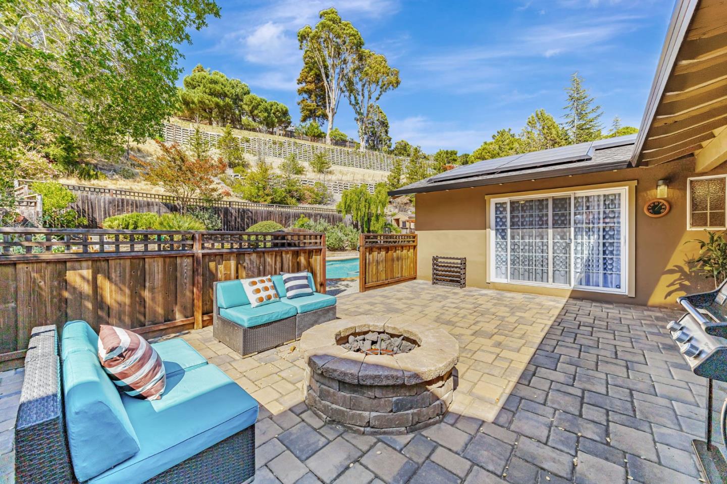 Detail Gallery Image 41 of 71 For 1741 Los Altos Dr, San Mateo,  CA 94402 - 4 Beds | 2 Baths