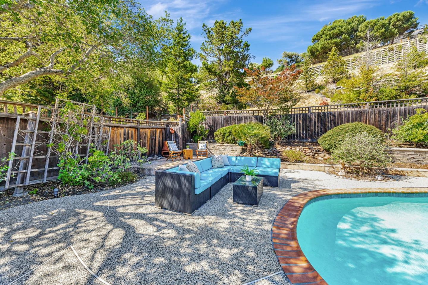 Detail Gallery Image 42 of 71 For 1741 Los Altos Dr, San Mateo,  CA 94402 - 4 Beds | 2 Baths