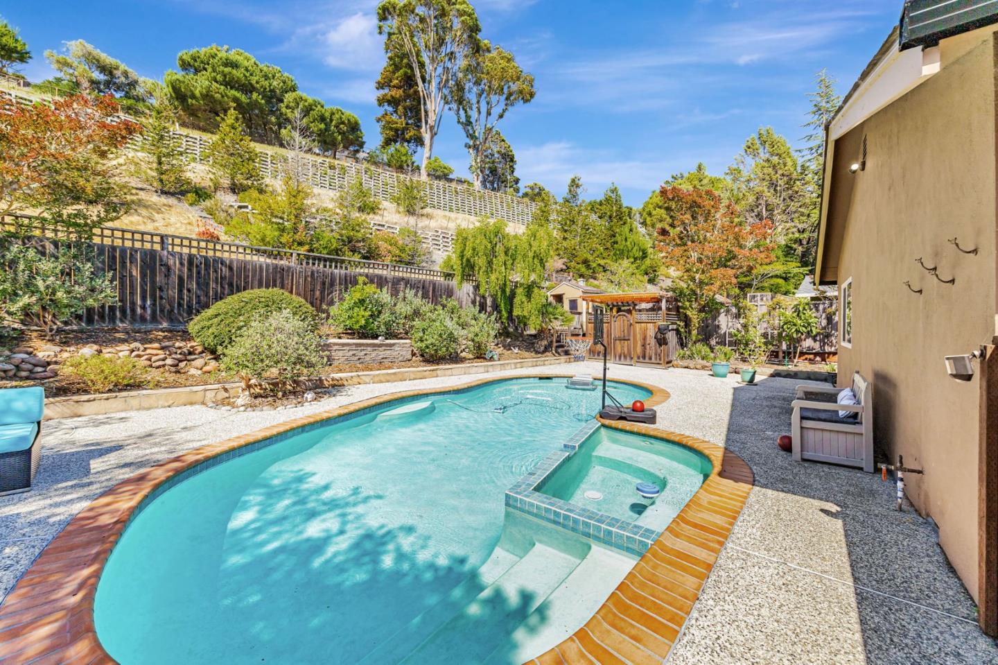 Detail Gallery Image 43 of 71 For 1741 Los Altos Dr, San Mateo,  CA 94402 - 4 Beds | 2 Baths