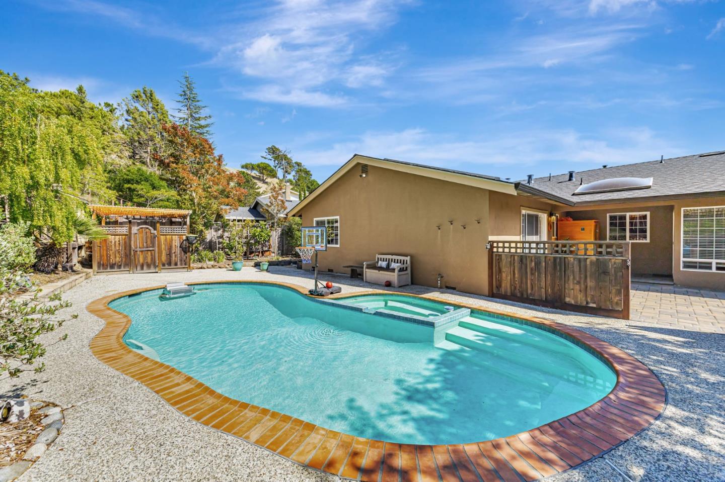 Detail Gallery Image 47 of 71 For 1741 Los Altos Dr, San Mateo,  CA 94402 - 4 Beds | 2 Baths