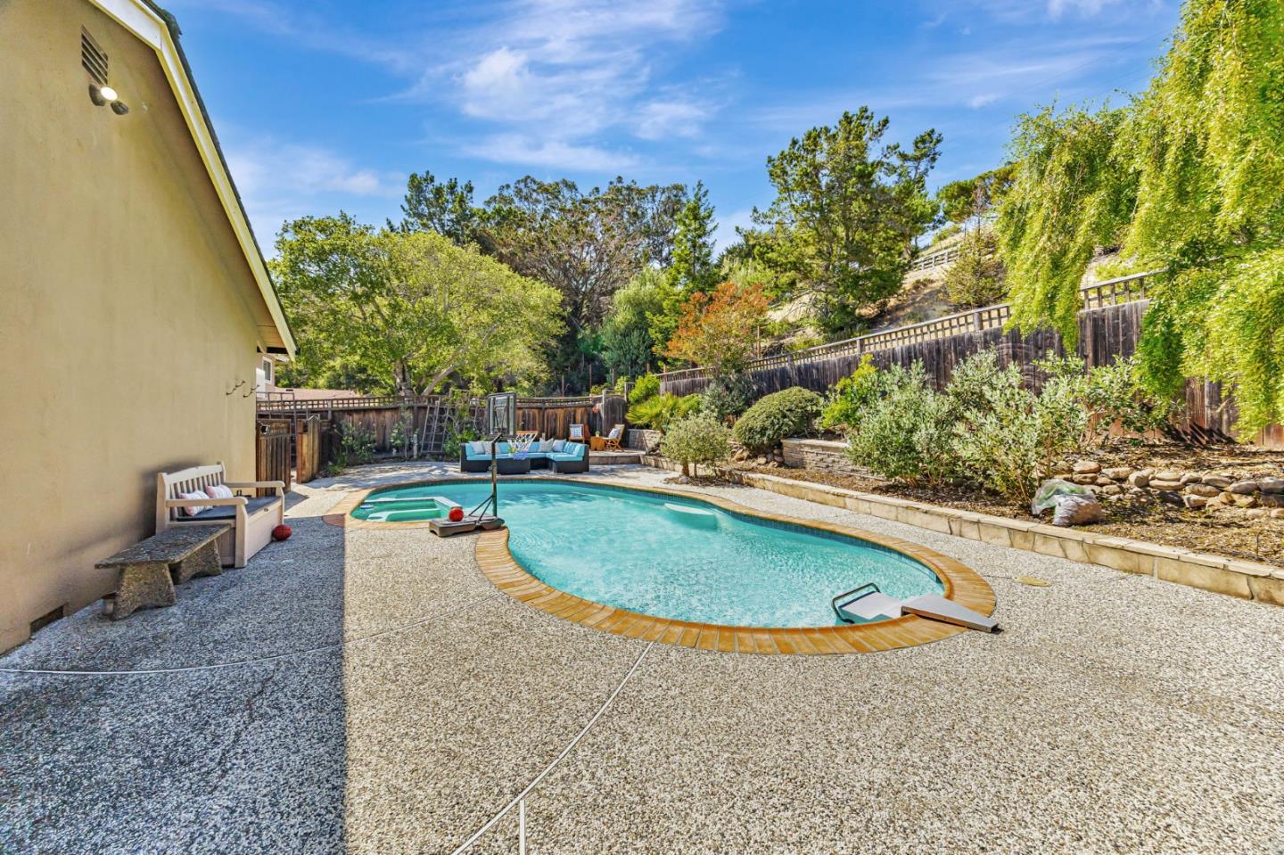 Detail Gallery Image 49 of 71 For 1741 Los Altos Dr, San Mateo,  CA 94402 - 4 Beds | 2 Baths